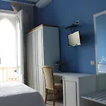 Oda ve Kahvaltı Raineri