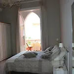 Oda ve Kahvaltı Raineri